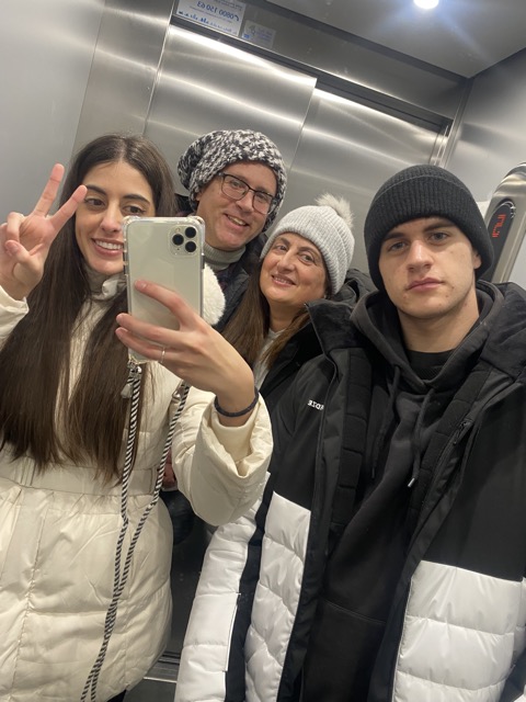 En el ascensor 2