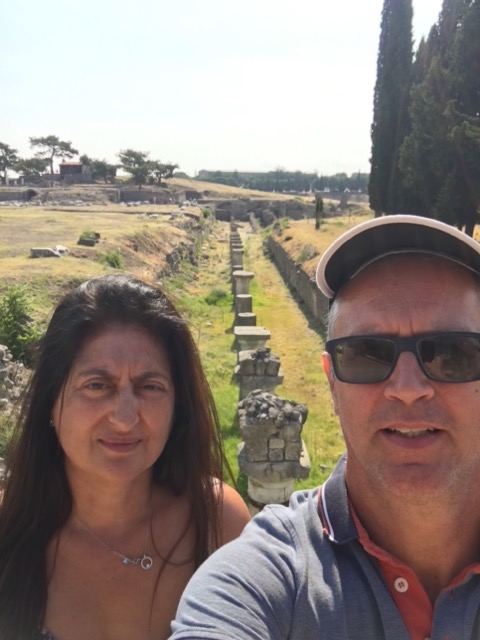 Hileras de pedestales (de columnas, supongo)