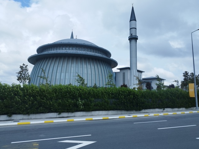 Mezquita del aeropuerto